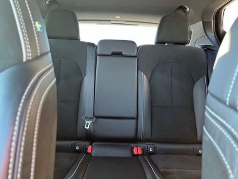 Used 2019 Volvo XC40 T5 R-Design image 25