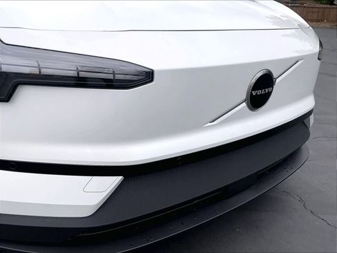 New 2026 Volvo EX30 Plus w/ Protection Package image 34