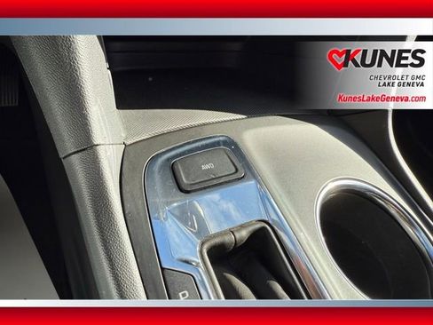 Used 2023 Chevrolet Equinox LT image 23