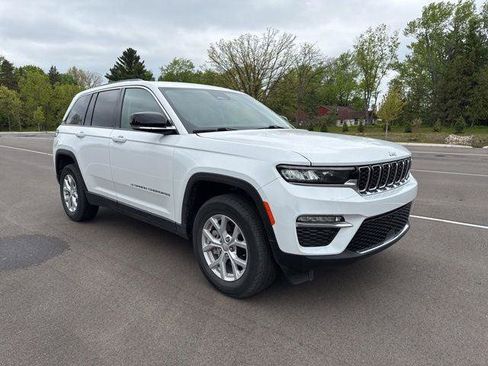 Certified 2023 Jeep Grand Cherokee Limited AWD/4WD image 8