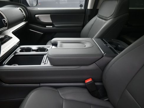 New 2026 Ford Expedition Active RWD image 21