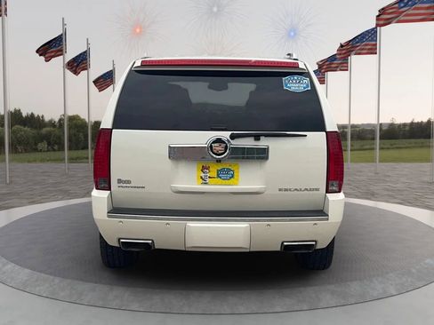 Used 2014 Cadillac Escalade Platinum RWD image 6
