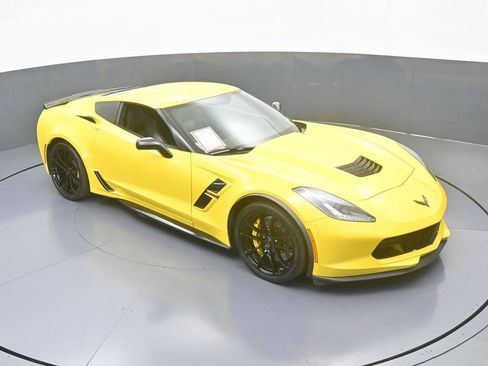 Used 2019 Chevrolet Corvette Grand Sport w/ Carbon Flash Badge Package image 41