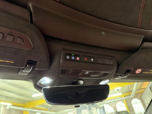 Used 2022 Chevrolet Corvette Stingray Premium Cpe w/ Z51 Performance Package image 20