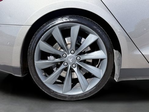 Used 2015 Tesla Model S 70D image 15