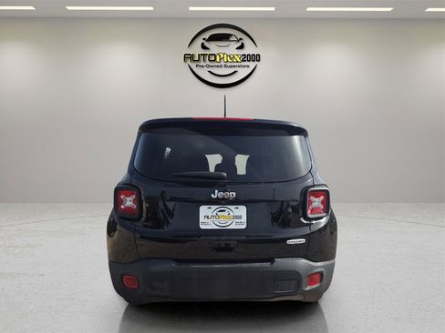 Used 2021 Jeep Renegade Latitude image 4