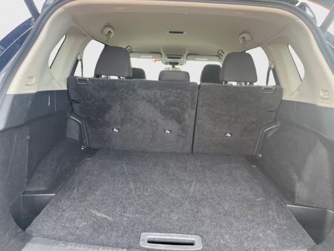 Used 2025 Nissan Rogue SV image 19