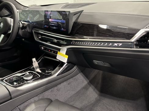 New 2027 BMW X7 xDrive40i w/ M Sport Package AWD/4WD image 25