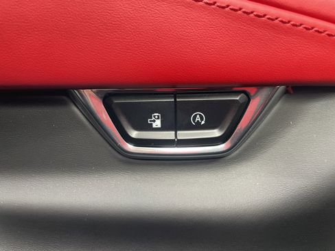 Used 2025 Chevrolet Corvette E-Ray w/ LPO, Roadside Safety Package image 35