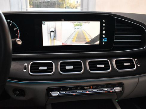 Used 2020 Mercedes-Benz GLS 450 4MATIC image 36