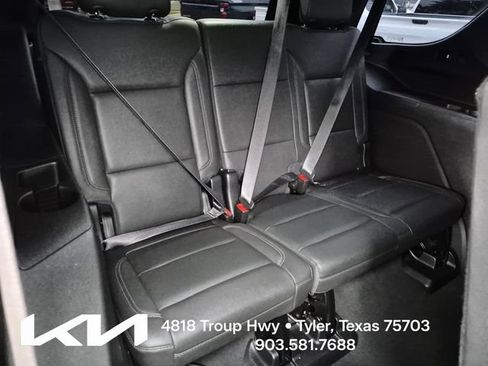 Used 2023 Chevrolet Tahoe Z71 w/ Luxury Package AWD/4WD image 21