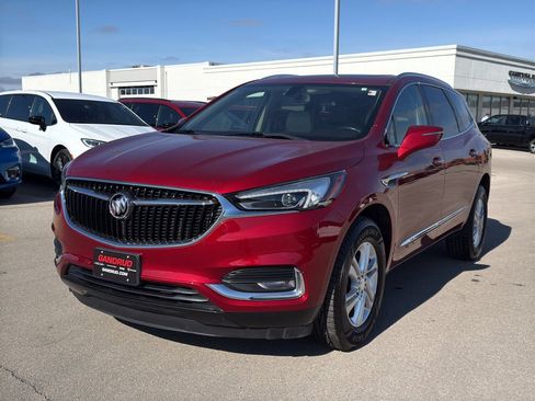 Used 2018 Buick Enclave Essence w/ Trailering Package image 2