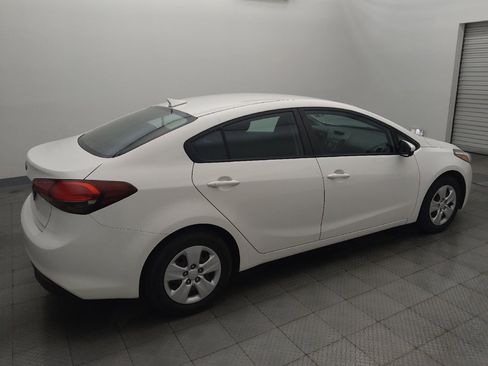 Used 2017 Kia Forte LX FWD image 10