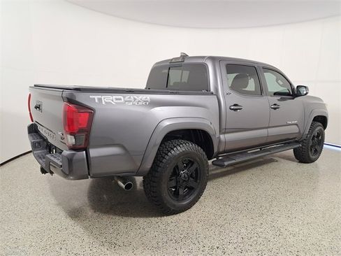 Used 2018 Toyota Tacoma TRD Off-Road image 5