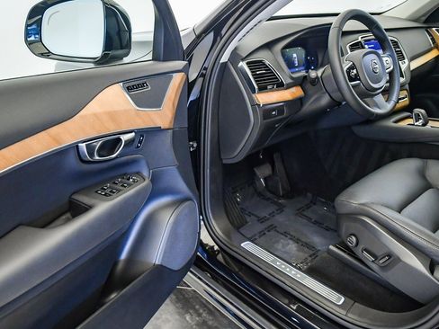 Certified 2025 Volvo XC90 B6 Ultra image 23