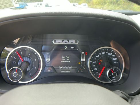 New 2025 RAM 5500 4x4 Regular Cab image 23