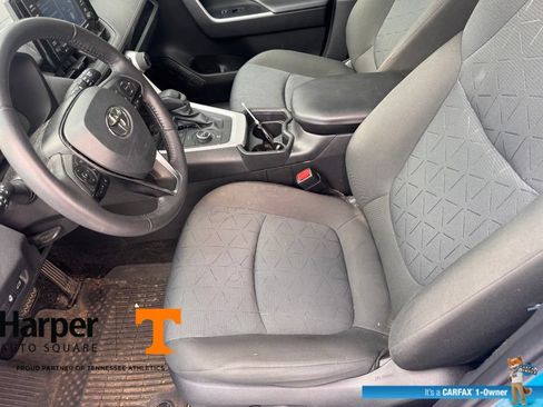 Used 2021 Toyota RAV4 XLE w/ Convenience Package AWD/4WD image 12