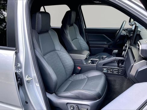 Used 2025 Toyota 4Runner TRD Off-Road Premium AWD/4WD image 9