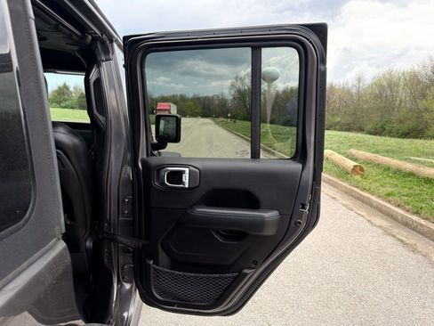 Used 2022 Jeep Wrangler Unlimited Rubicon 4xe image 30