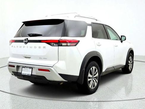 Used 2025 Nissan Pathfinder SL AWD/4WD image 5