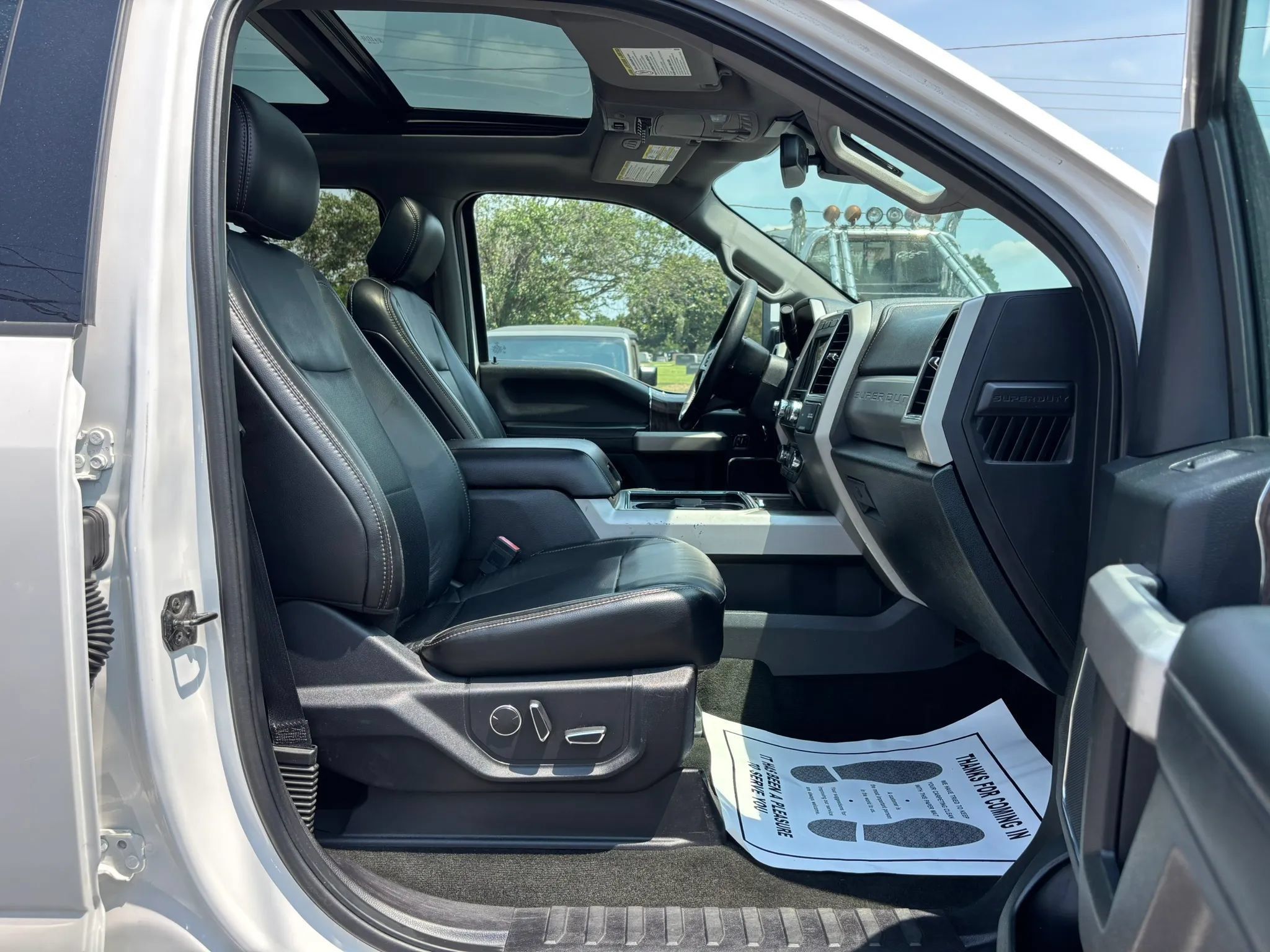 Used 2019 Ford F250 Lariat w/ Lariat Ultimate Package AWD/4WD image 25