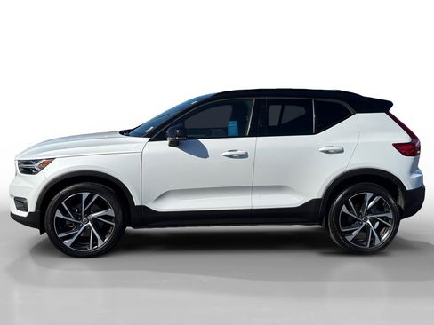Used 2021 Volvo XC40 T5 R-Design w/ Climate Package AWD/4WD image 2