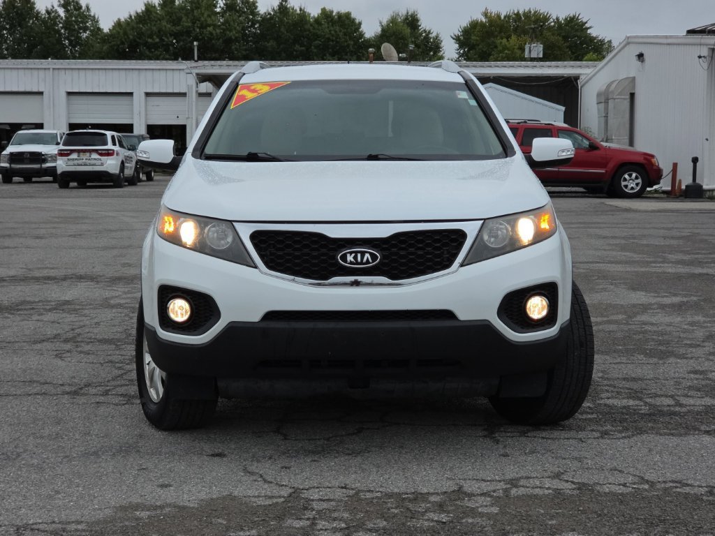 Used 2013 Kia Sorento LX w/ Convenience Pkg FWD image 2
