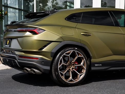 Used 2024 Lamborghini Urus Performante AWD/4WD image 29