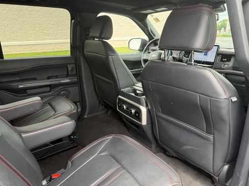 Used 2023 Ford Expedition Limited AWD/4WD image 12