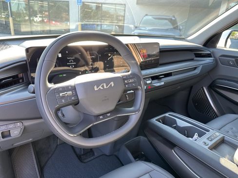 New 2026 Kia EV9 Wind image 35