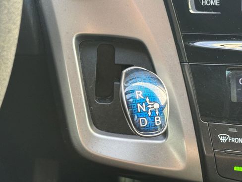 Used 2017 Toyota Prius V Three image 18