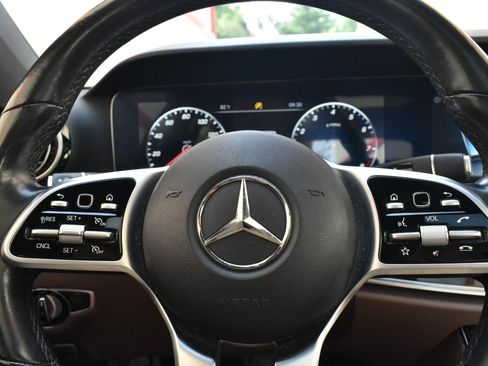 Used 2020 Mercedes-Benz E 350 4MATIC Sedan image 23