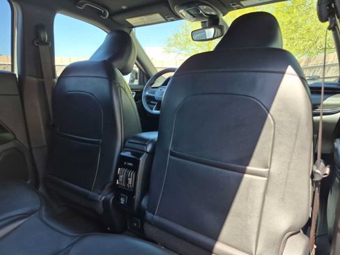 Used 2023 Jeep Compass Latitude AWD/4WD image 16