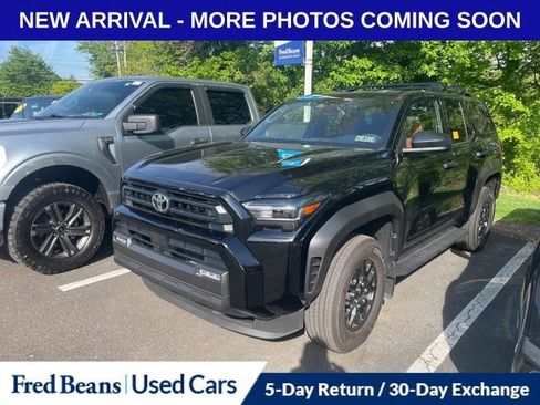 Used 2025 Toyota 4Runner SR5 AWD/4WD image 3
