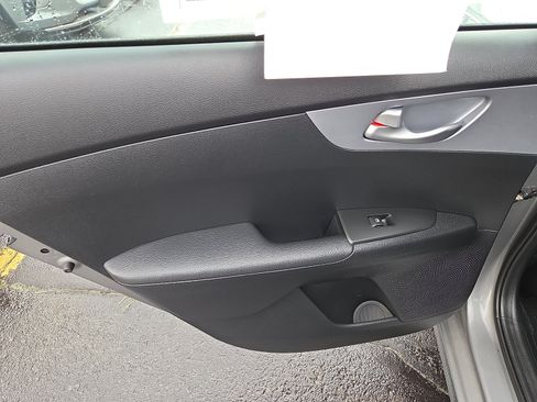 Used 2023 Kia Forte LXS FWD image 21