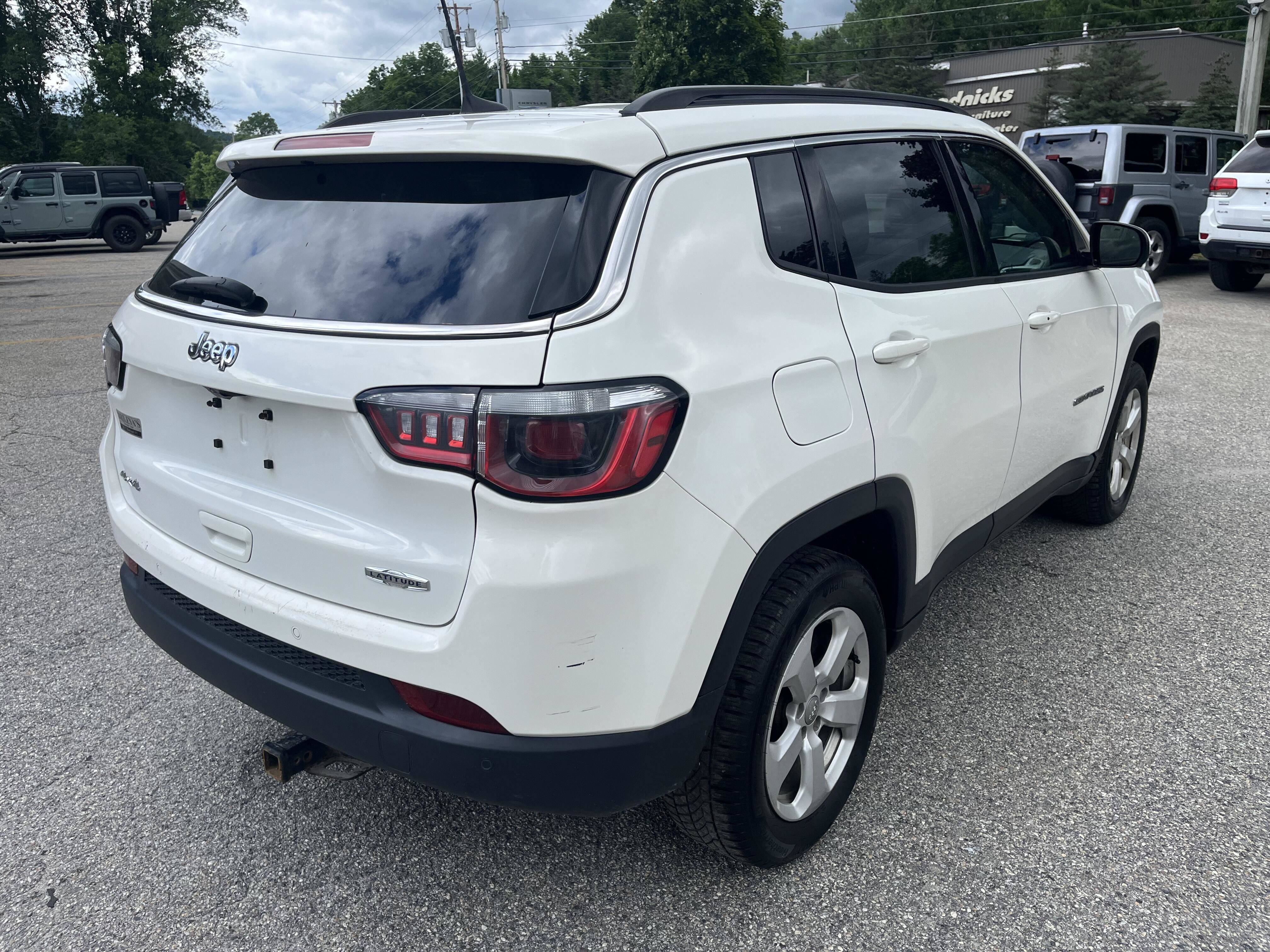 Certified 2019 Jeep Compass Latitude w/ Cold Weather Group AWD/4WD image 5