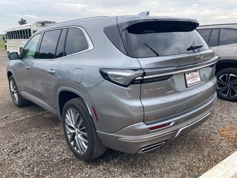 Used 2025 Buick Enclave Avenir AWD/4WD image 10
