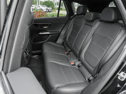 Used 2023 Mercedes-Benz GLC 300 4MATIC image 35