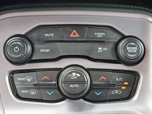 Used 2023 Dodge Challenger SXT image 22