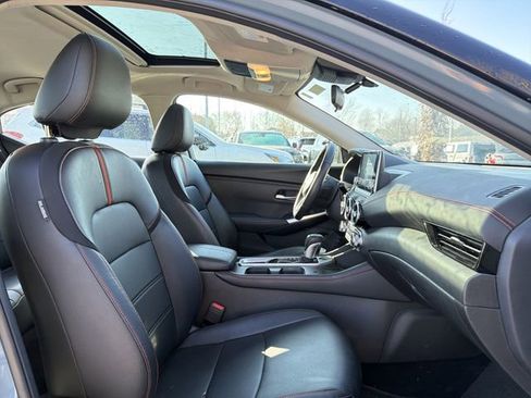 Used 2024 Nissan Sentra SR w/ SR Premium Package image 18