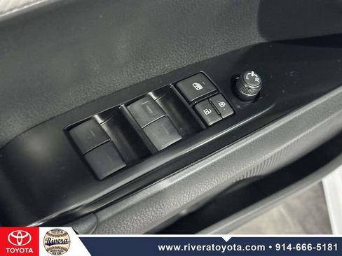 Used 2025 Toyota Camry SE w/ Convenience Package FWD image 18