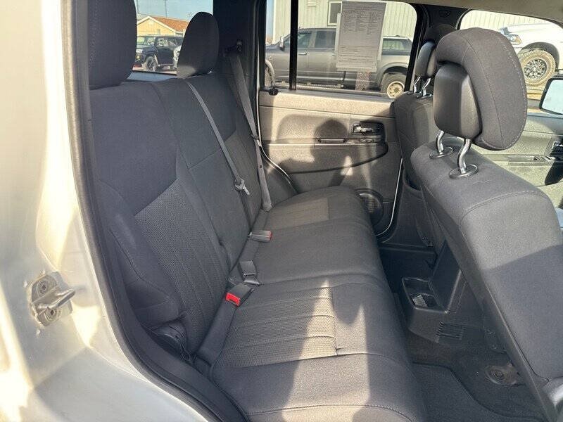 Used 2011 Jeep Liberty Sport AWD/4WD image 14