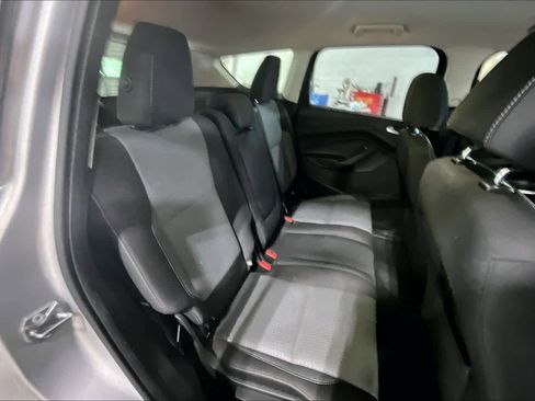 Used 2017 Ford Escape SE w/ Equipment Group 201A AWD/4WD image 19