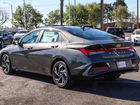 New 2026 Hyundai Elantra Limited FWD image 8