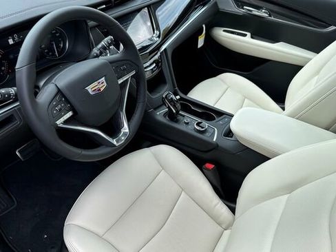 New 2025 Cadillac XT6 Sport image 10