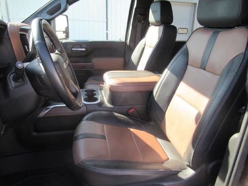 Certified 2023 Chevrolet Silverado 3500 High Country w/ Technology Package image 10