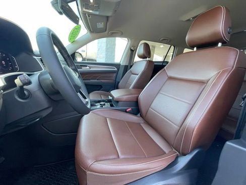 Used 2023 Volkswagen Atlas SE AWD/4WD image 12