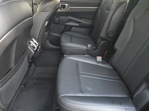 Used 2023 Kia Sorento X-Line EX image 9