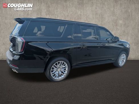 Used 2026 Chevrolet Suburban High Country AWD/4WD image 9