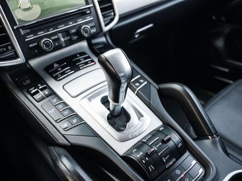 Used 2012 Porsche Cayenne Turbo AWD/4WD image 18
